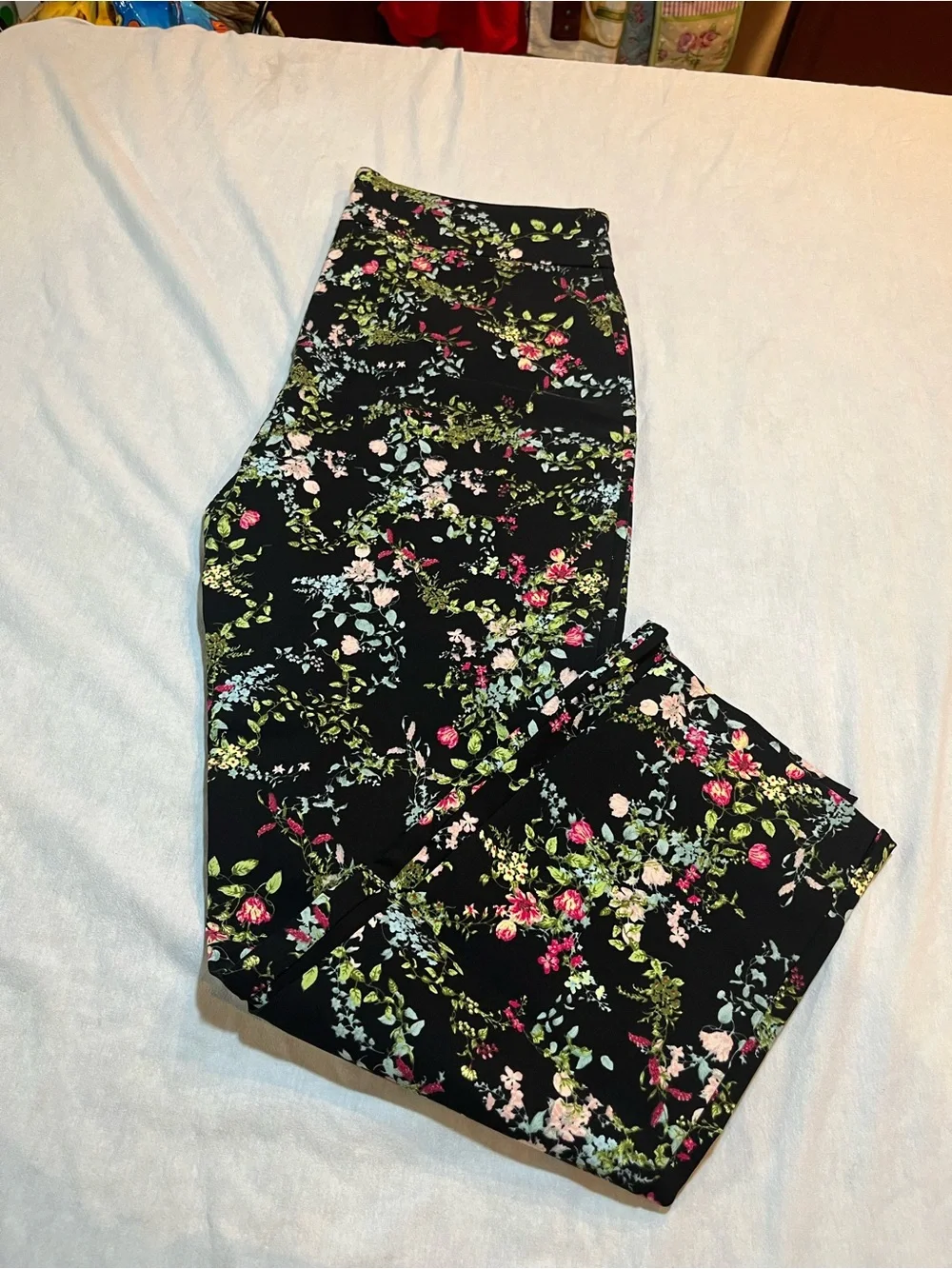 Counter parts Black Floral Stretch Pants size 10 NWOT - Picture 7 of 7